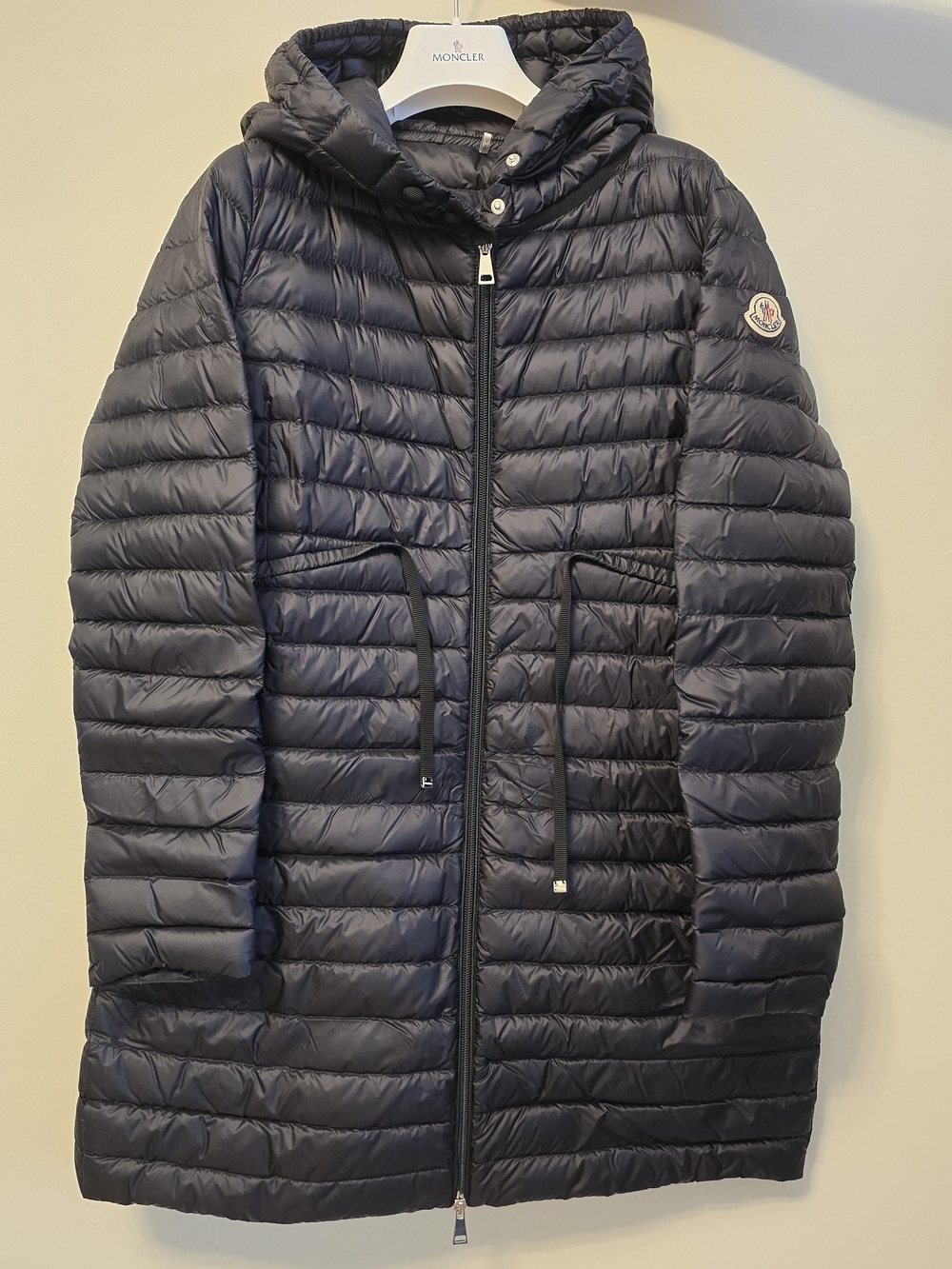 Moncler Women's black Lightweight packable down Coat with Hood like new size 3